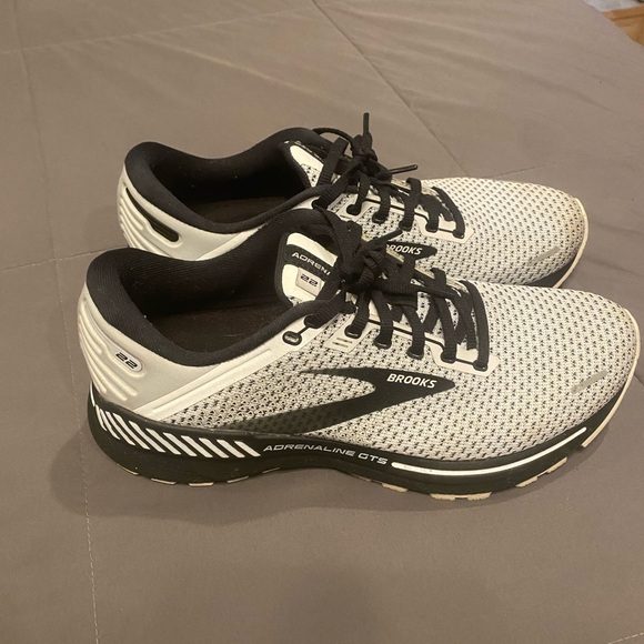Brooks Shoes - Womens size 10 Brooks Black, Grey, White.